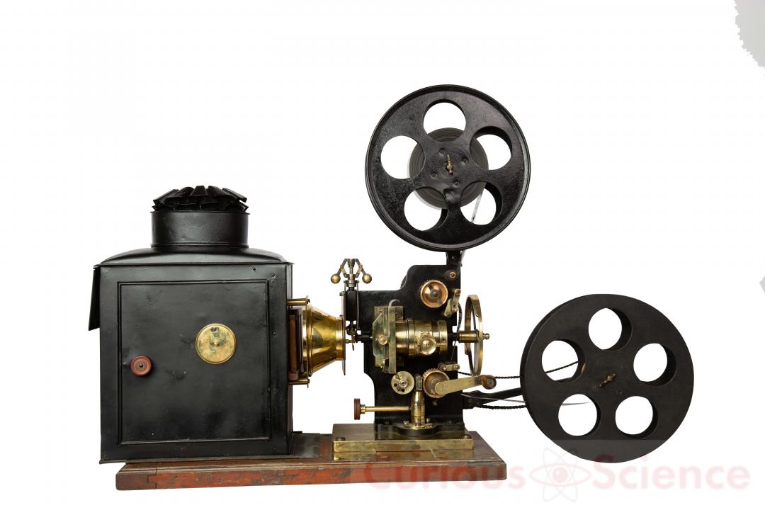 Vintage Projector | CURIOUS SCIENCE