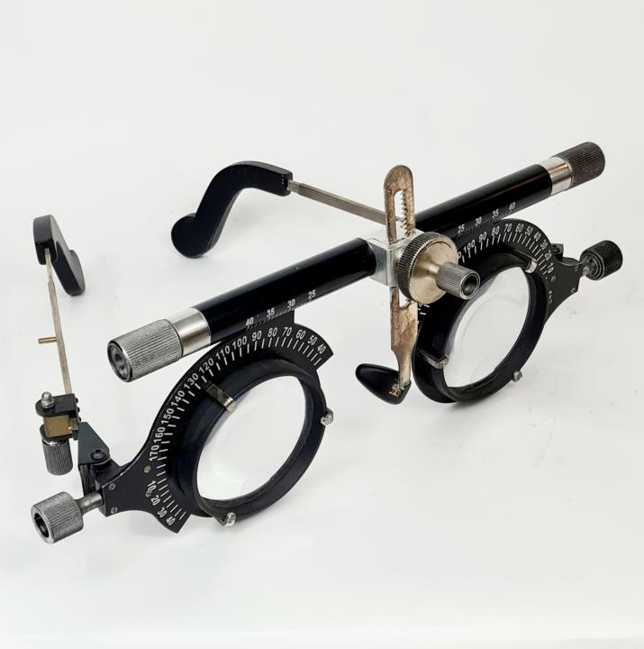 Large Model Optometry Glasses | CURIOUS SCIENCE