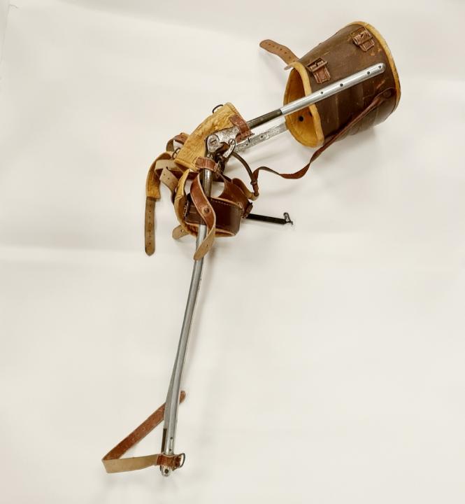 Period Leg Brace / Caliper CURIOUS SCIENCE