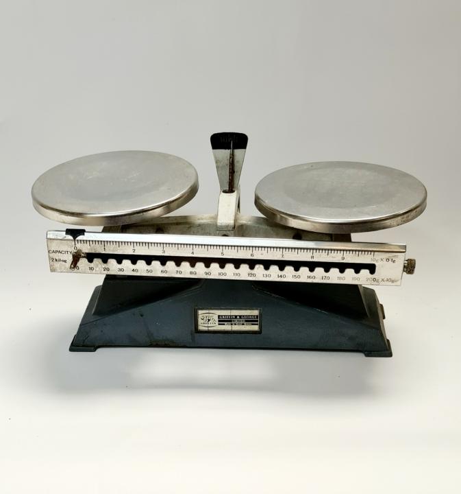 Laboratory Scales | CURIOUS SCIENCE