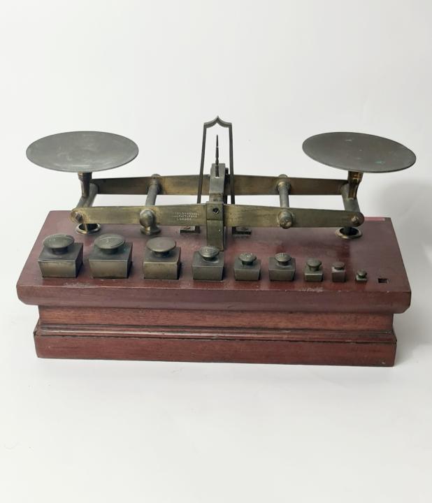 Scales With Brass Weights | CURIOUS SCIENCE