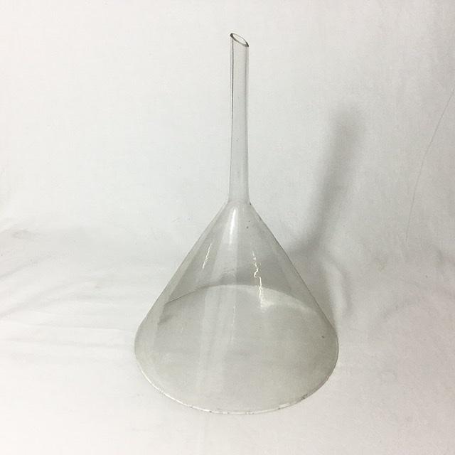 Medium Glass Funnel CURIOUS SCIENCE