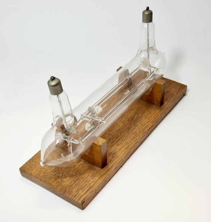 Crookes Tube On Stand CURIOUS SCIENCE