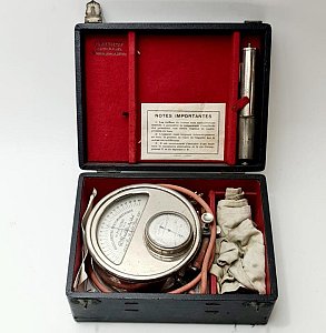 Period Cased Sphygmomanometer