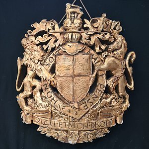 Large Royal Coat of Arms of the Uk