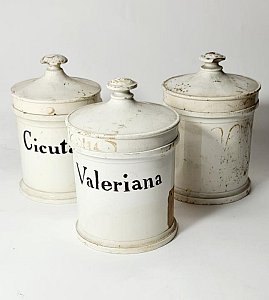 Ceramic Pharmacy Jar With Lid