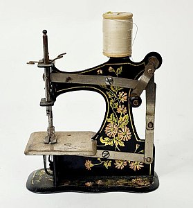 Vintage Mini Sewing Machine