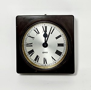 Bakelite Cased Clock