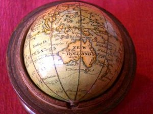 NEWTON 1 1/2 INCH POCKET GLOBE