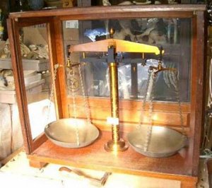 Large laboratory scales
