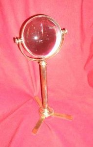 Large magnifier on stand