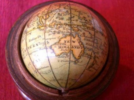 NEWTON 1 1/2 INCH POCKET GLOBE