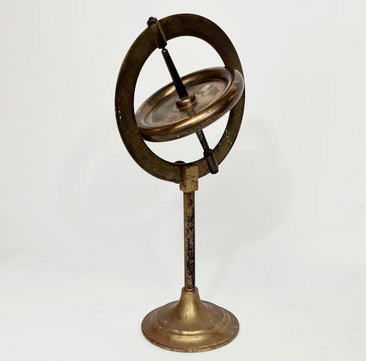 Gyroscope on plain stand