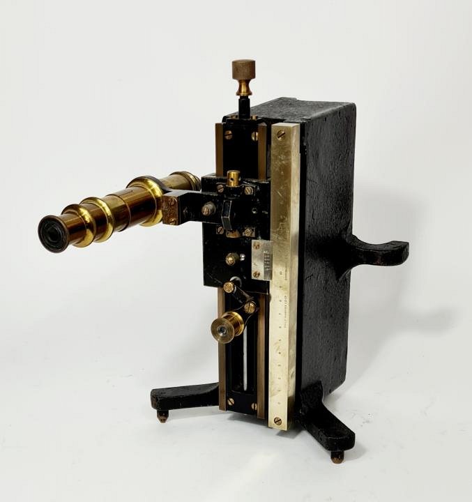 Vernier / Travelling Microscope