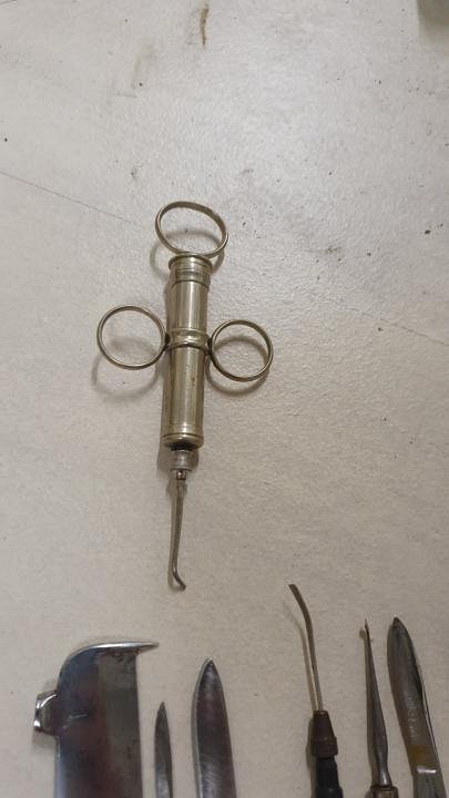 Syringe silver 