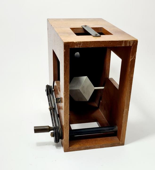 Light / Dark Revolving Cube Apparatus