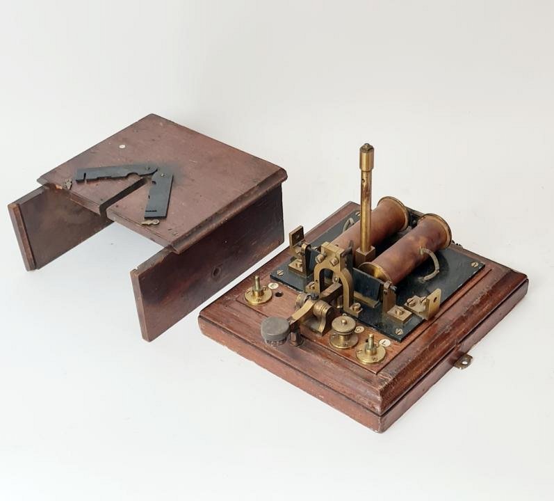 Large Telegraph / Morse Key