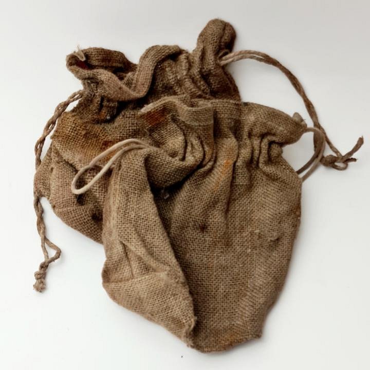 Hessian Pouch