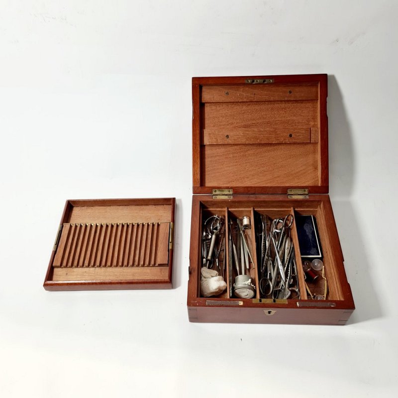 Surgeons Instruments In Casr