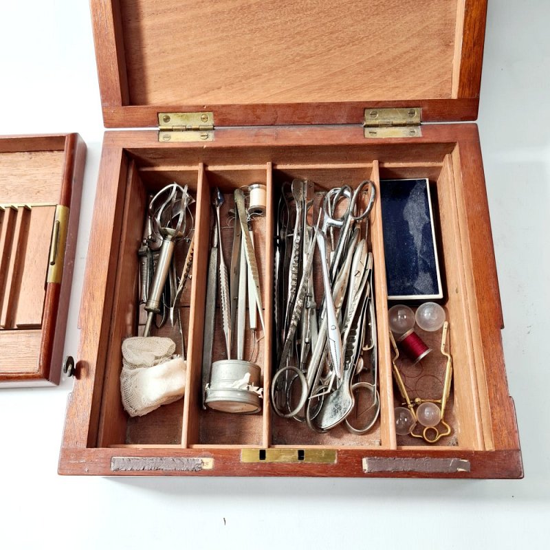 Surgeons Instruments In Casr
