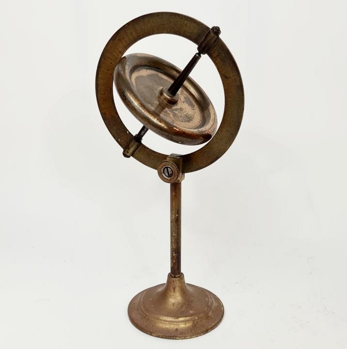 Gyroscope on plain stand