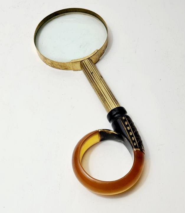 Magnifying Glass With Decorative Amber Handle