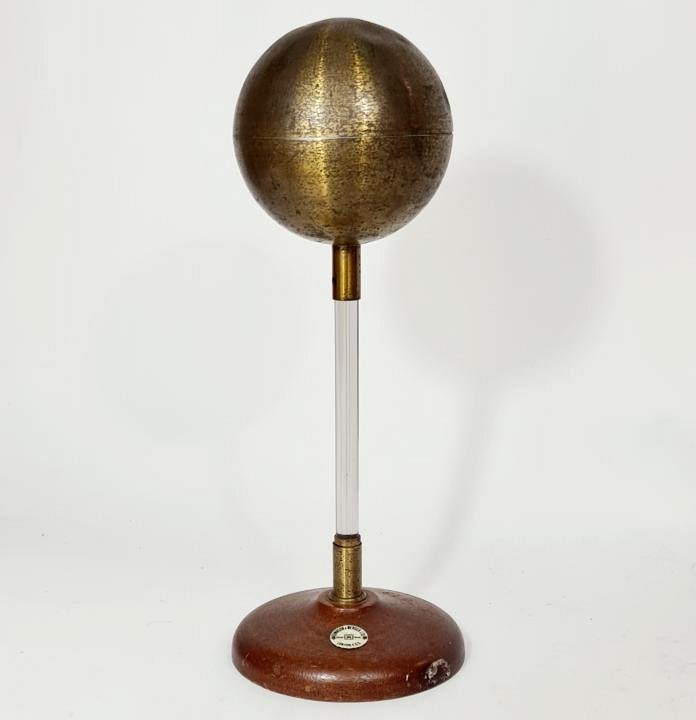 Spherical electrostatic conductor