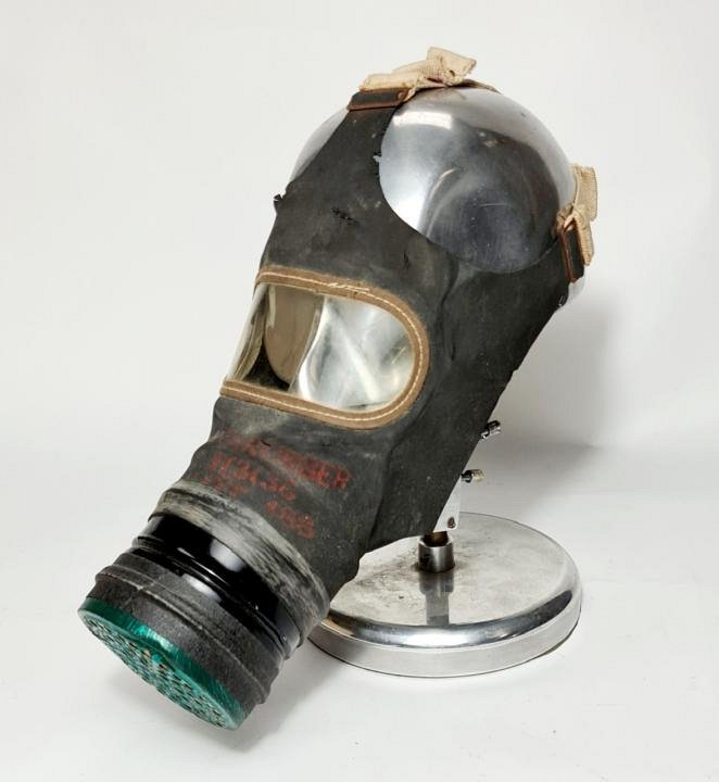 Gas Mask with Carry Case