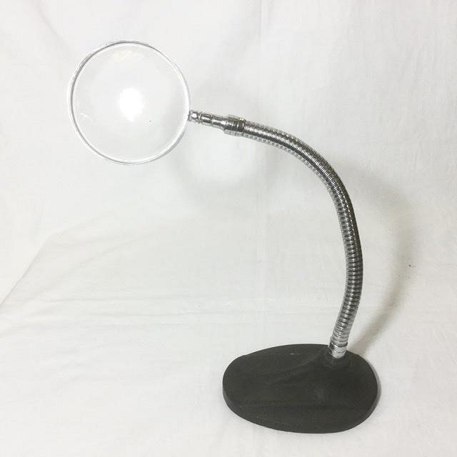 Adjustable Magnifying Glass