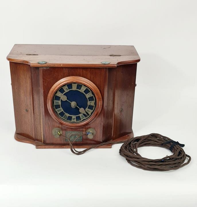 Sold at Auction: Antique Electroconvulsive Therapy (ECT) device.