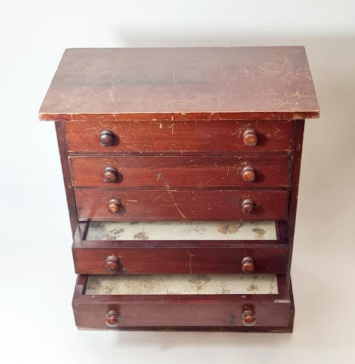 Small Wooden Specimen Cabinet / Drawers