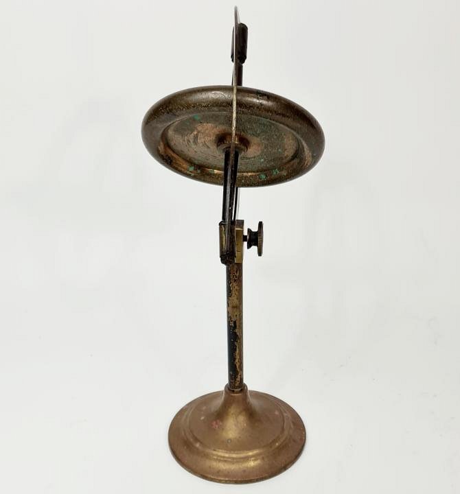 Gyroscope on plain stand