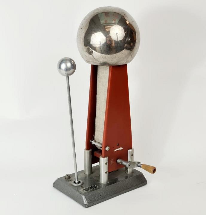 Van De Graaff Electrostatic Generator