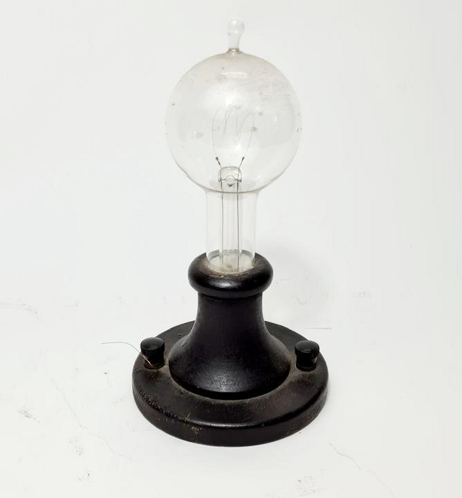 Small Vintage Lightbulb