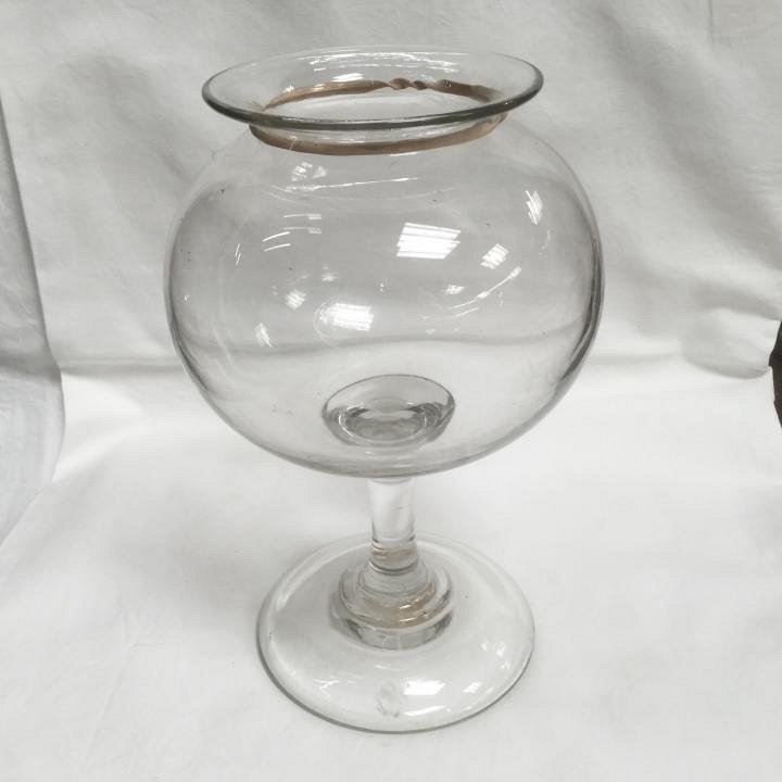 Glass leech jar