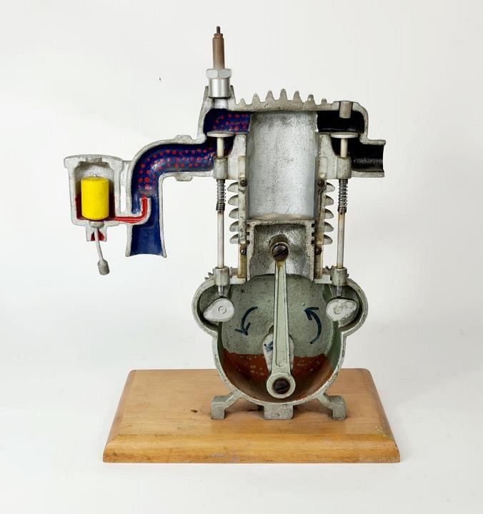 Cutaway Model Of 4 Stroke Petrol Engine
