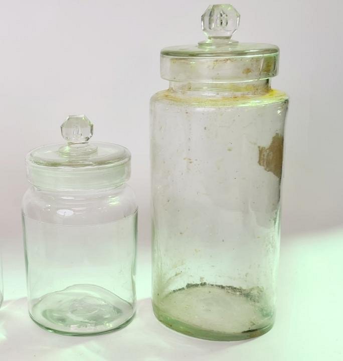 Glass Pharmacy Jar With Decorative Lid