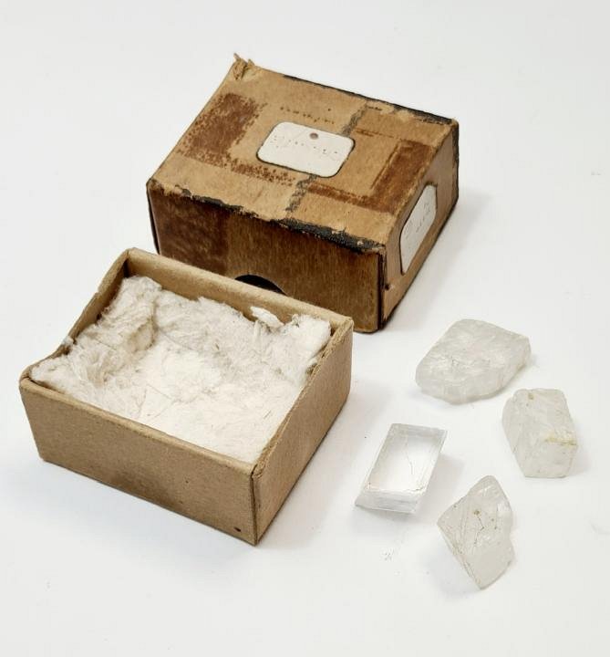 Selection Of Small Crystals In Box
