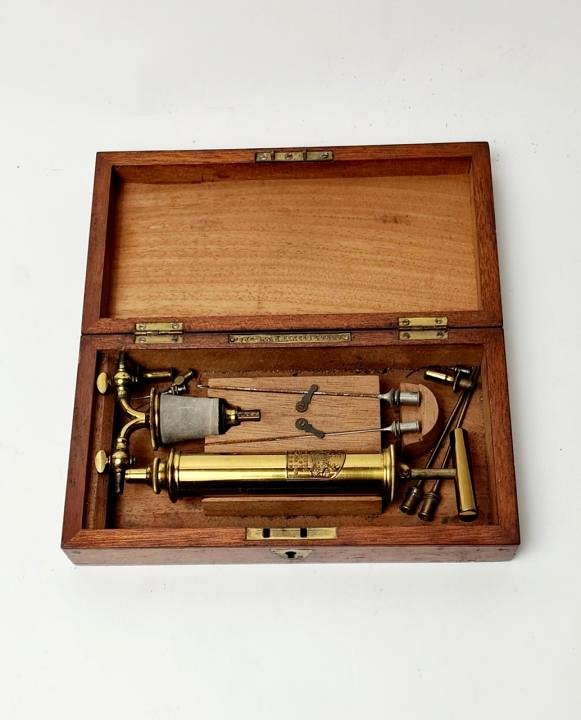 Cased Embalming Syringe Set