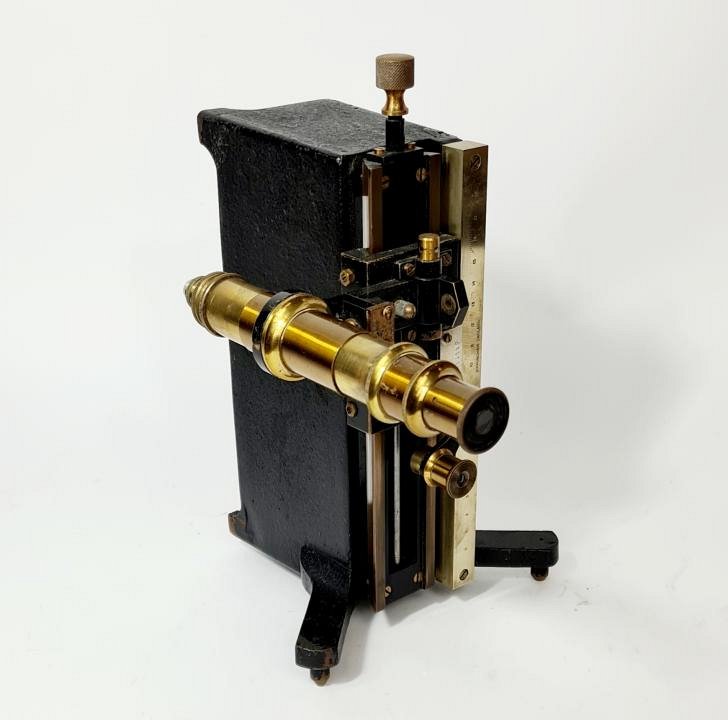 Vernier / Travelling Microscope