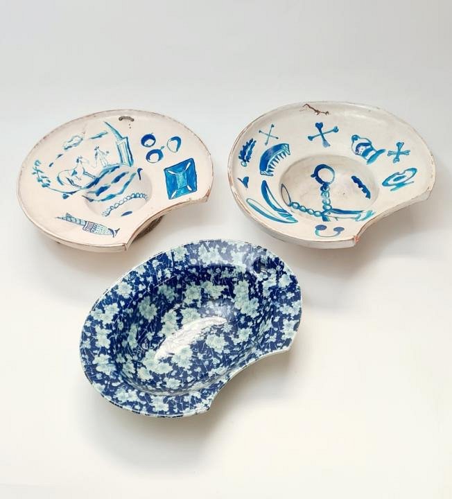 Decorative Ceramic Barber’s / Bleeding Bowl