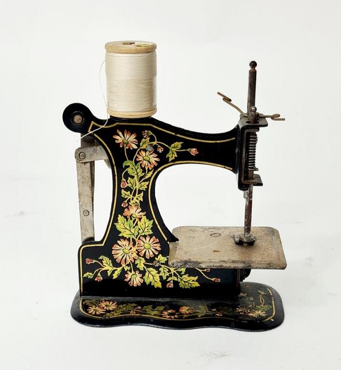 Vintage Mini Sewing Machine
