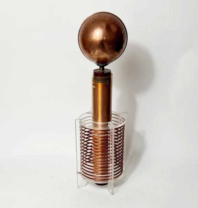 Model Tesla Coil