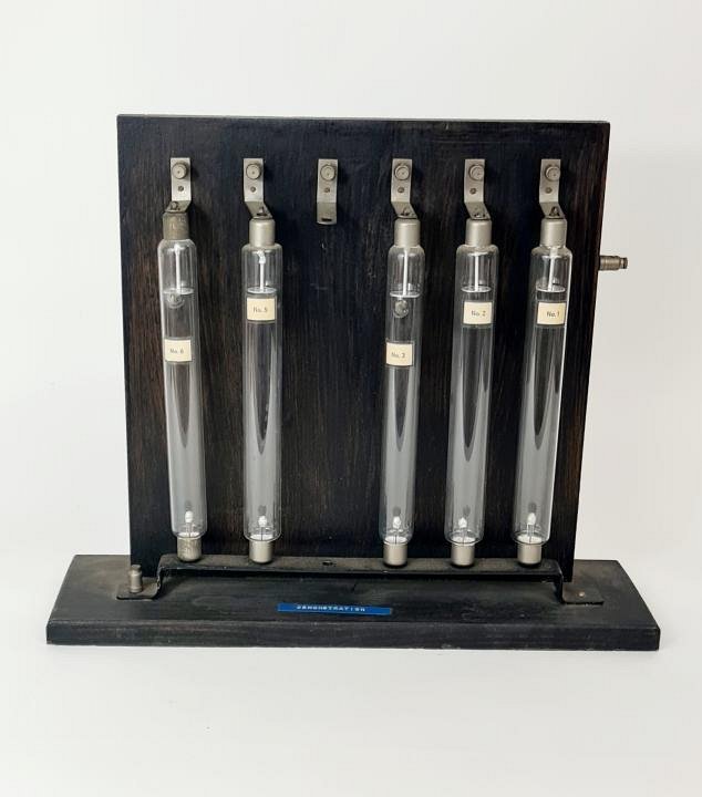 Geissler Tube Cross Vacuum Scale