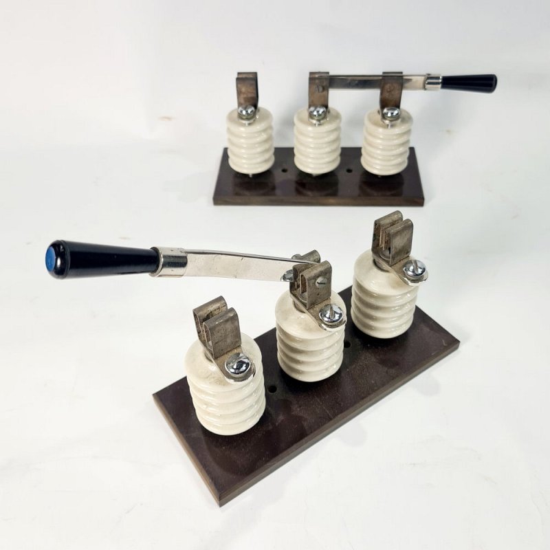 Insulated Blade Switch