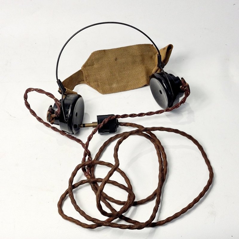 Period Headphones / Headset