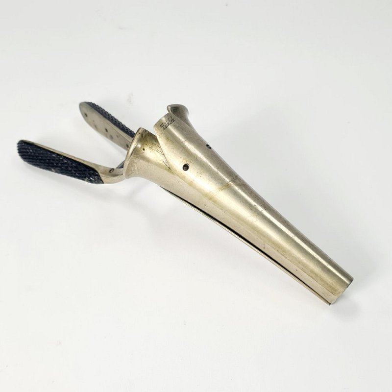 four bladed vaginal speculum