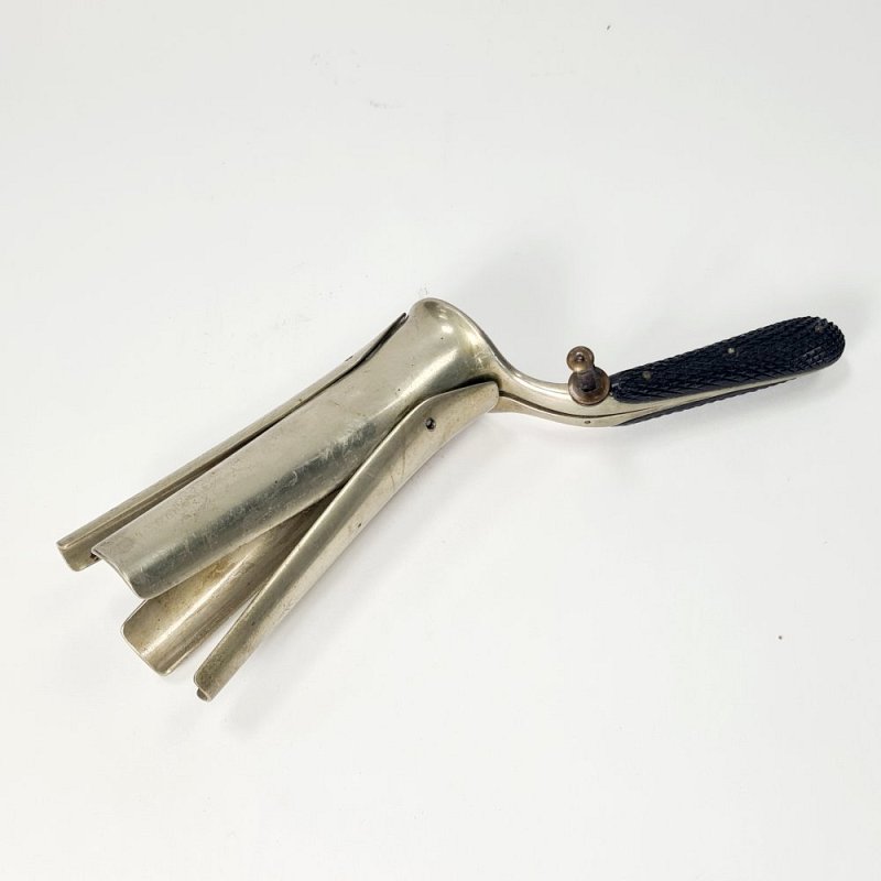 four bladed vaginal speculum