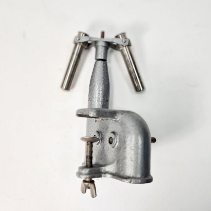 Manual Centrifuge With Desk Clamp