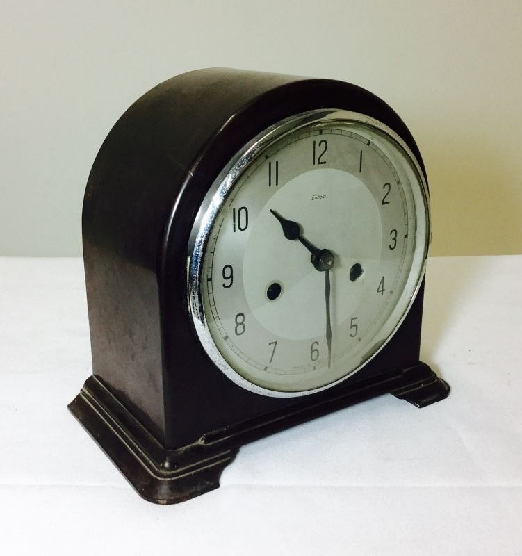 Mantle clock